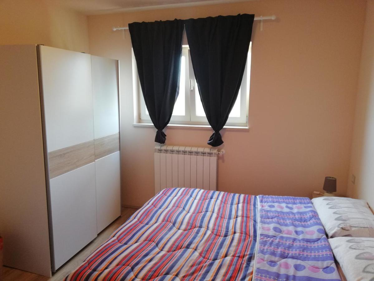 Apartman Nikola Ladrovici Luaran gambar