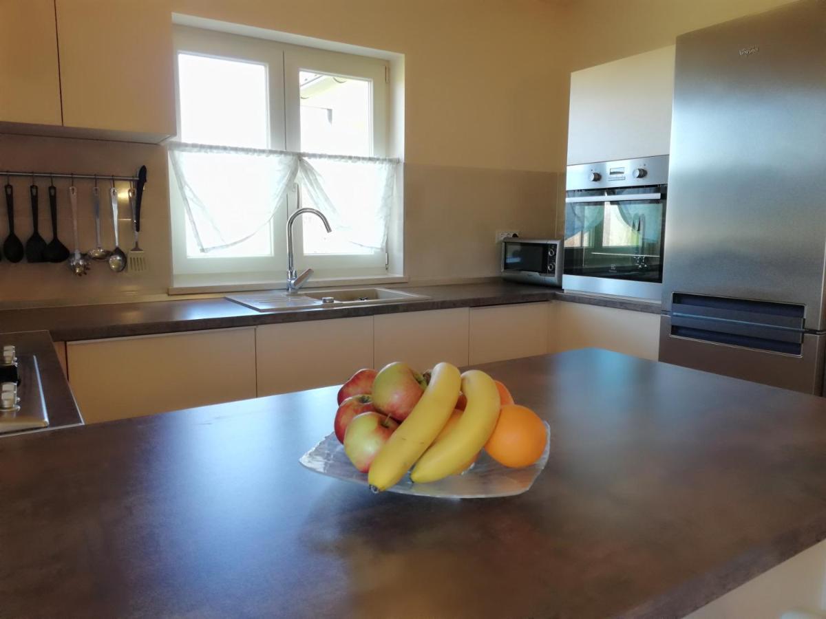 Apartman Nikola Ladrovici Luaran gambar