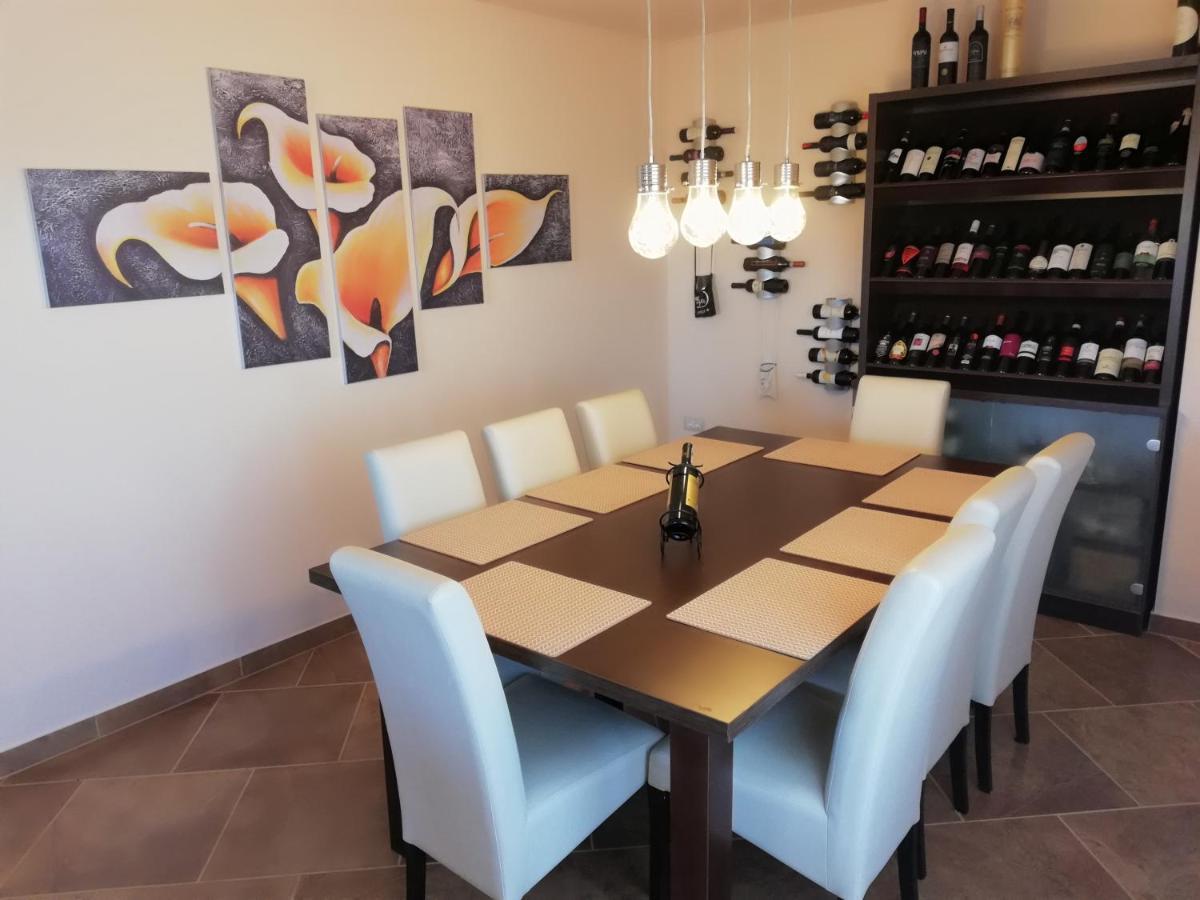 Apartman Nikola Ladrovici Luaran gambar