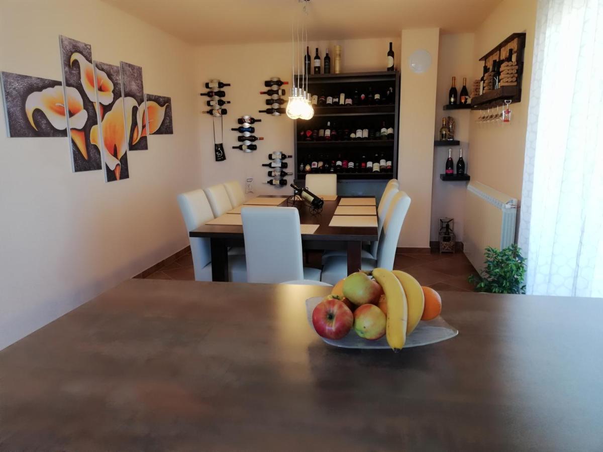 Apartman Nikola Ladrovici Luaran gambar